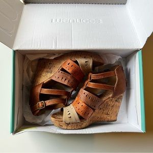 Emelia laser wedg womens